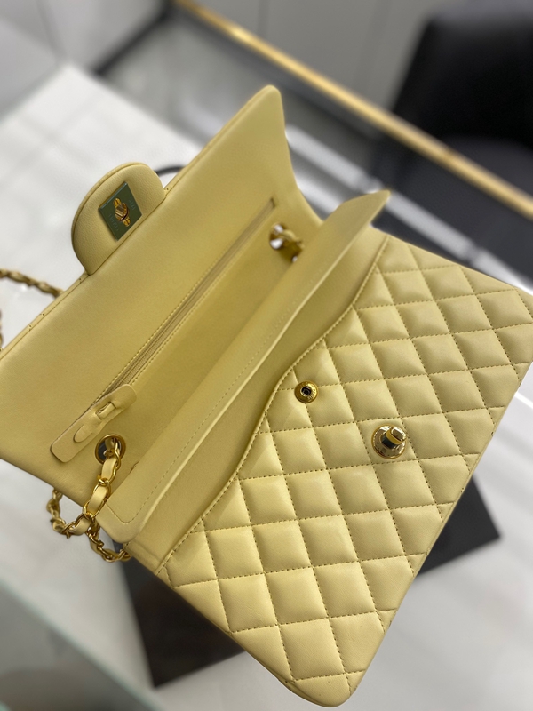 シャネルバッグレプリカ着用イメージ